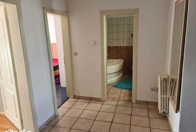Apartament cu 3 camere în Central - 3