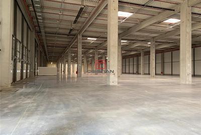 Spațiu comercial, de 5,000 mp, în Central - 12