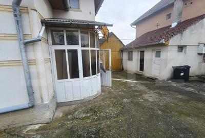 Casa 50 mp cu 2 camere + anexa, garaj si teren 719 mp zona Lidl - 2