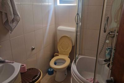 Casă cu 4 camere în Central - 2