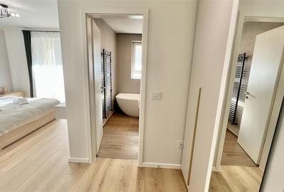 Apartament cu 3 camere decomandat, mobilat în Tractorul - 19