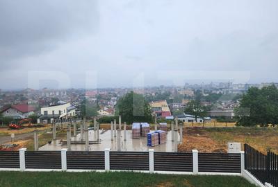 Casa individuala cu 6 camere,priveliste superba,600 mp teren,zona Piata - 6