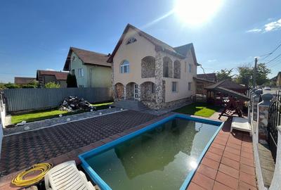 Casă cu 4 camere în Central - 1