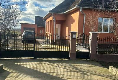 Casă cu 4 camere în Micula - 4