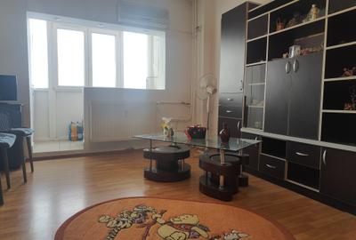 Apartament cu 4 camere semidecomandat în Brâncoveanu