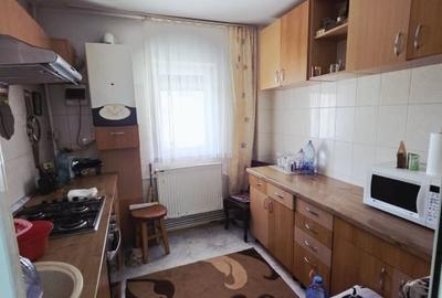 Ap 3 camere decomandate, zona centrala - statia Padurii - 12