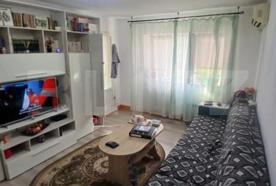 Aprtament de vanzare, cu 3 camere, zona Podul Ros - 3
