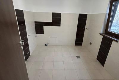 Casă cu 4 camere cu Teren 1090 Mp în Central - 11