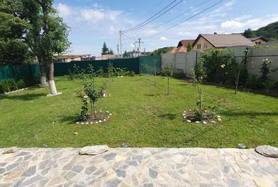 Casa renovata 2024 cu 2 apartamente incalzire in pardoseala - 2