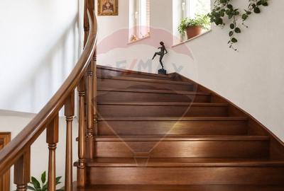 Casă cu 7 camere cu Teren 1798.1600341797 Mp în Izvorani - 3