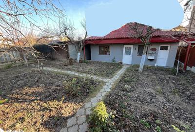 Casă cu 3 camere cu Teren 300 Mp în Central - 2