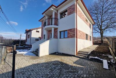 Casă individuală cu 4 camere cu Canalizare în Dezmir - 4