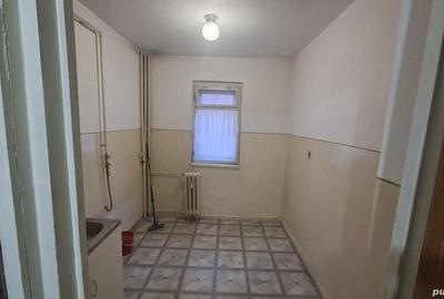 Apartament cu 4 camere decomandat în Republicii - 1
