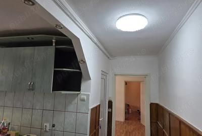 Vind apartament de 2 camere x