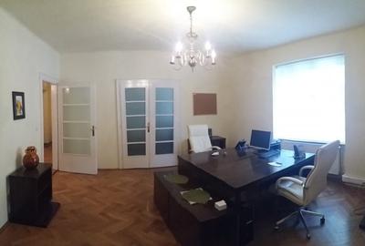 Spatiu comercial de inchiriat in Piata Mica Sibiu Spatiu comercial de inchiriat in Piata Mica Sibiu - 1