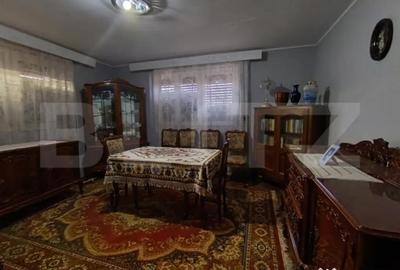 Casă cu 3 camere cu Teren 900 Mp în Central - 1