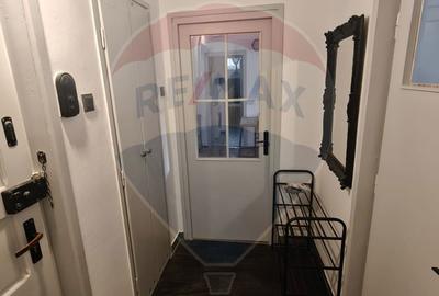 Apartament cu 3 camere, mobilat în Central - 14