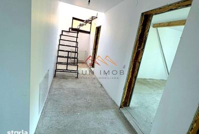 Casă cu 5 camere decomandat cu Teren 304 Mp în Poiana - 12