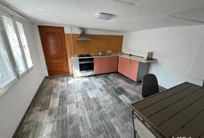 Casă cu 3 camere în Central - 1