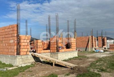 Casă cu 4 camere în Central - 2
