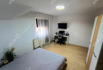 Casă cu 5 camere cu Canalizare în Vasile Aaron - 1