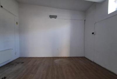 Spațiu comercial, de 240 mp, în Central - 7