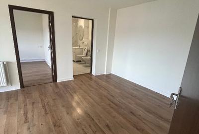 Apartament cu 4 camere semidecomandat în Independenței - 12