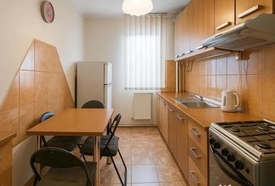 Apartament cu 3 camere semidecomandat în IAR - 7
