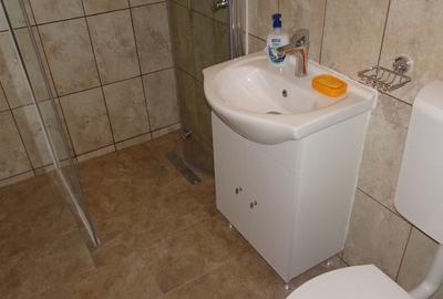 Inchiriez apartament 2 camere in Deva, zona ultracentrala, parter, - 2