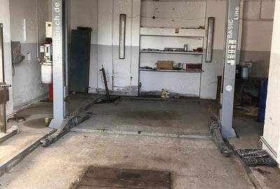 Inchiriez spa?iu service auto sau alte activita?i de 700 mp pe str. Traian - 2