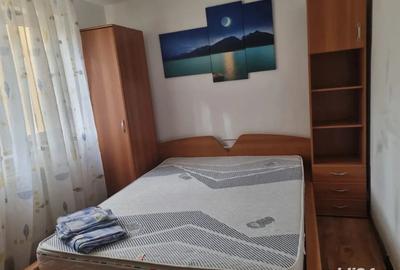Inchiriez apartament cu doua camere in Resita, zona Gen.8, tel - 4