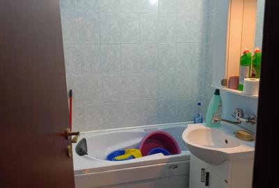 Apartament cu 3 camere semidecomandat în Central - 18