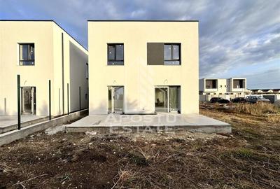 Jumatate de duplex cu 5 camere despartit prin camera tehnica - 1