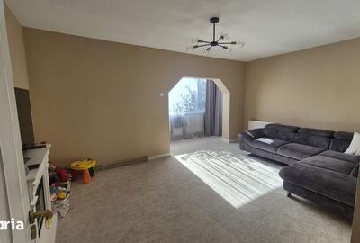 Apartament cu 3 camere decomandat în Orașul Vechi