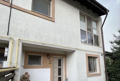 Casă cu 3 camere cu Teren 250 Mp în Berceni