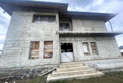 Casă cu 5 camere cu Teren 458 Mp în Românești - 9