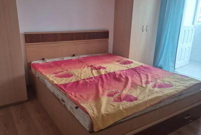 Inchiriez apartament cu 3 camere - 4