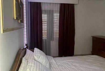 Casă cu 4 camere cu Teren 3000 Mp în Central - 3