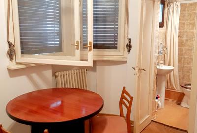 Garsoniera 16 mp Bd. Carol - Izvorul Rece bloc risc seismic 1 Garsoniera 16 mp Bd. Carol - Izvorul Rece bloc risc seismic 1 - 4