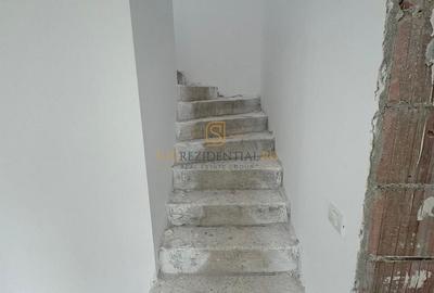 Casă cu 4 camere cu Canalizare în Central - 18