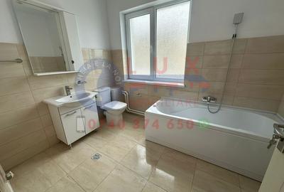 Apartament cu 3 camere decomandat în Babadag - 6