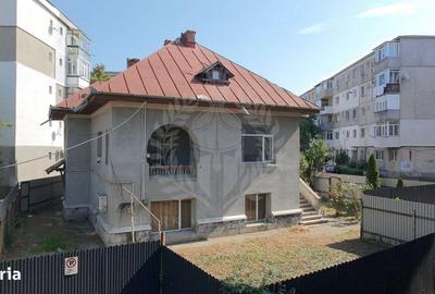 Casă cu 8 camere cu Teren 420 Mp în Central - 13