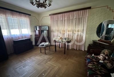 Casa cu potential de investitie 280 mp utili teren liber 2064 Cincu - 7