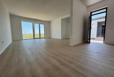 Comision 0%. Casa - Mosnita Noua. Panouri fotovoltaice. Teren generos. Comision 0%. Casa - Mosnita Noua. Panouri fotovoltaice. Teren generos. - 1