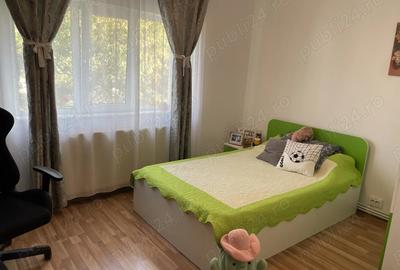 Vand apartament 2 camere, etaj 3 - 7