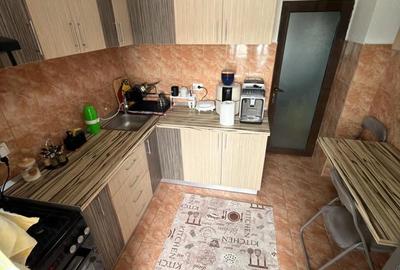 Apartament cu 3 camere decomandat în Tomești