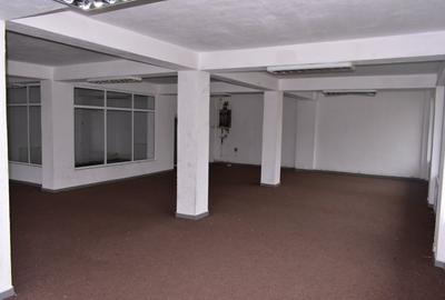 Spațiu comercial, de 740 mp, în Craiovei - 2