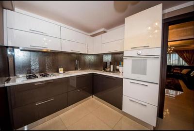 Apartament cu 3 camere decomandat în Central - 3