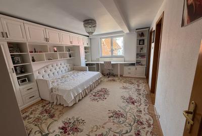 Casă individuală cu 7 camere cu Teren 200 Mp în Dorobanți - 4