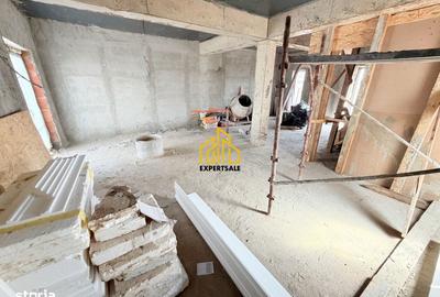 Casă cu 4 camere cu Teren 200 Mp în Central - 2